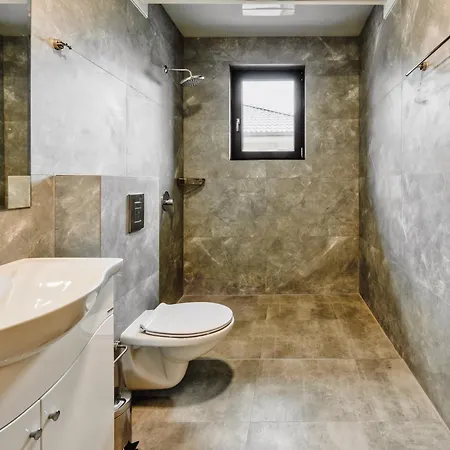 Marina Bay Boutique *