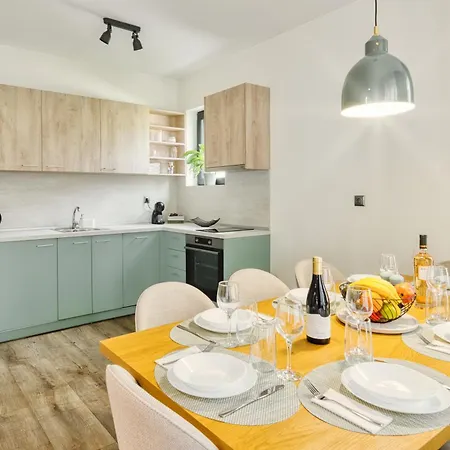 Marina Bay Boutique *